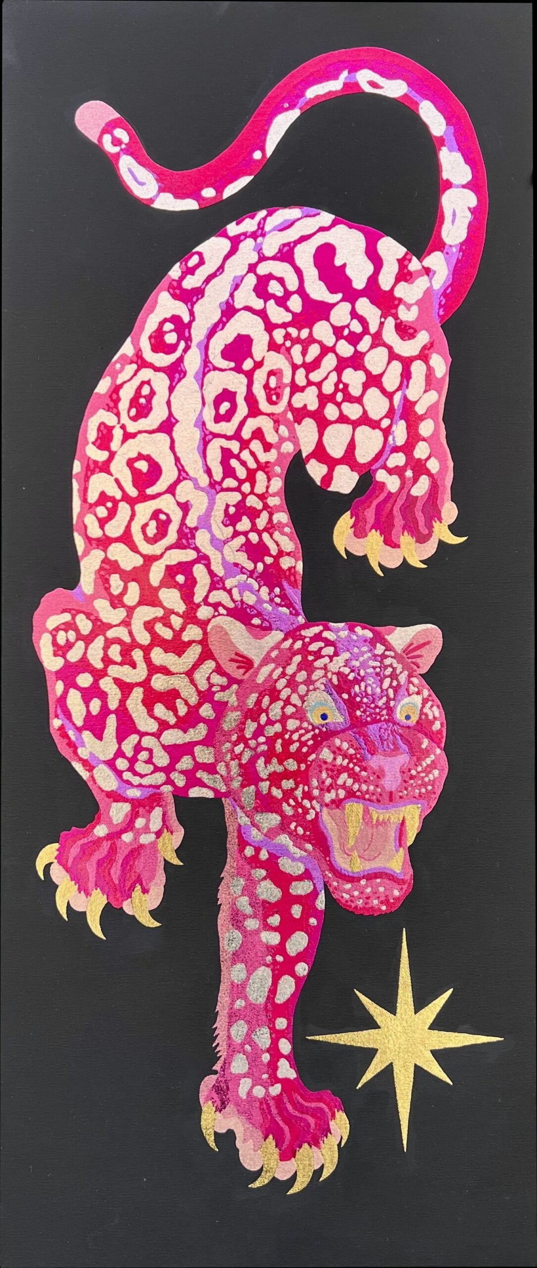 «Loucura Cor-de-rosa» (2026), Rod RAS — obra em bordado